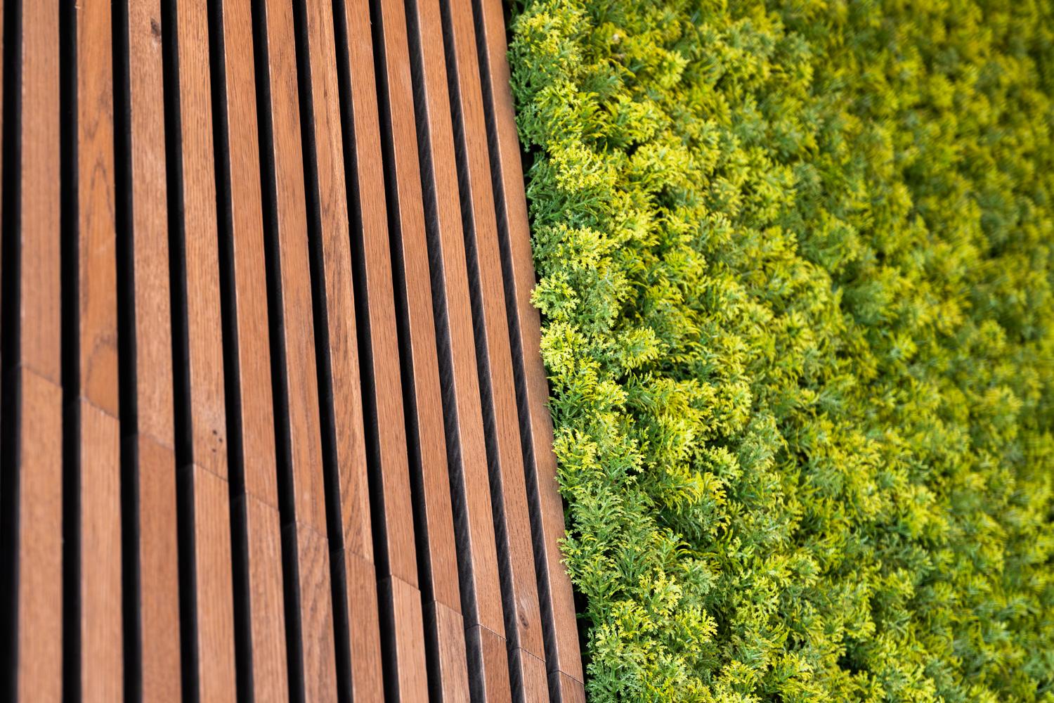 Modulare Kunstpflanzen-Hecke | Marie Moos | Rote Teppiche